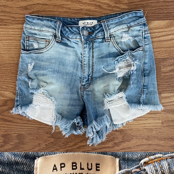 AP BLUE by APHRODITE JEANS Distressed Denim CUTOFF Jean SHORTS Size 26 Waist - Picture 1 of 9